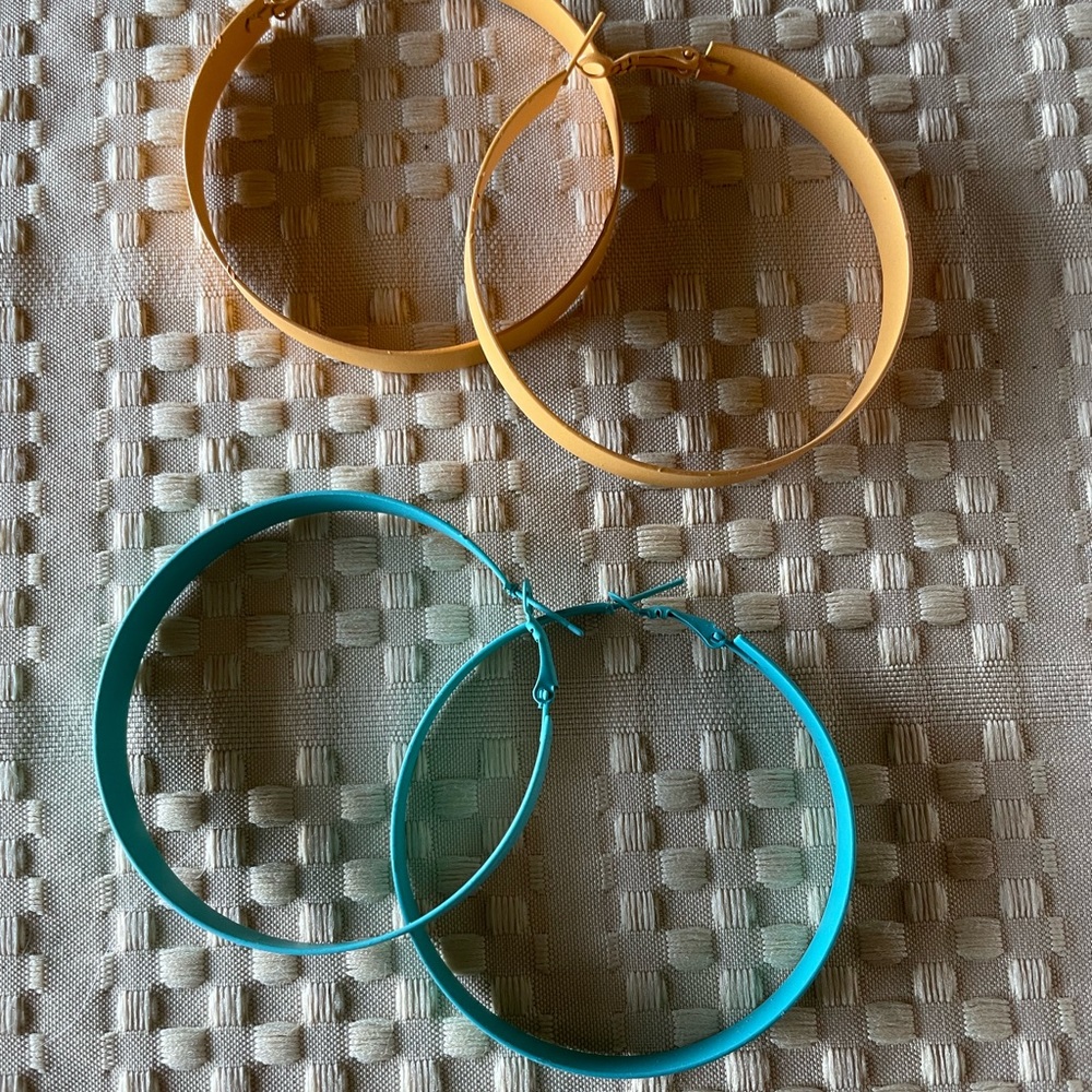 4 pairs Hoop Earrings